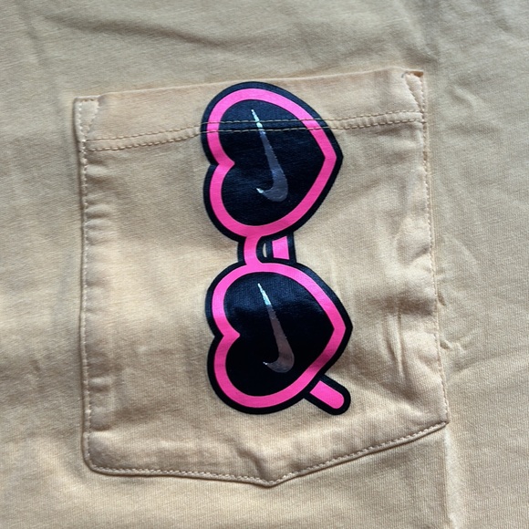 Nike T-Shirt - Picture 2 of 3